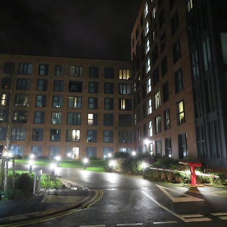 City Centre Apartment With Free Parking, 2 Bathrooms, Netflix And Wifi - Suitable For Contractors And Families - By Noor Luxury Accommodations Birmingham Exterior photo