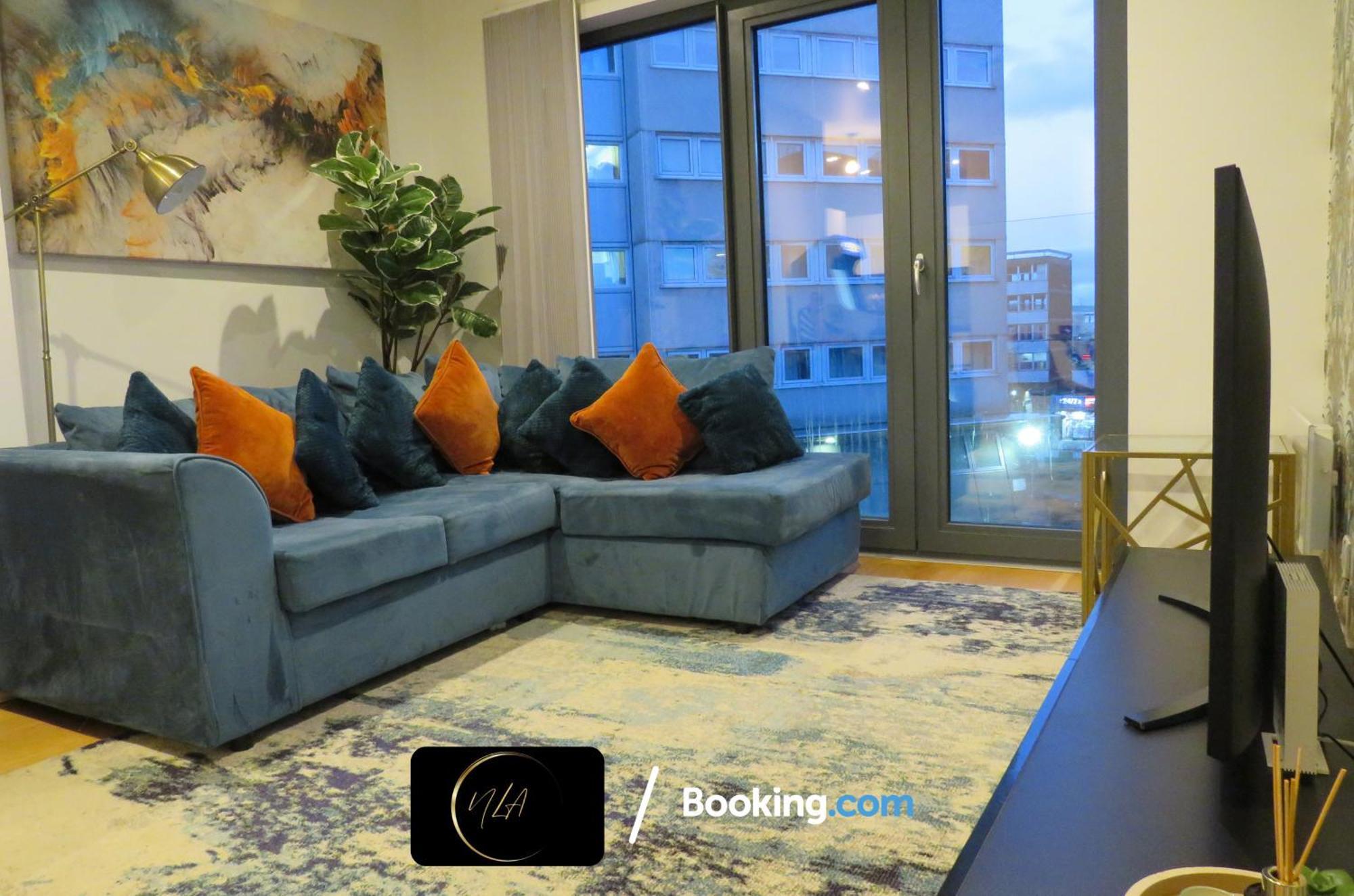 City Centre Apartment With Free Parking, 2 Bathrooms, Netflix And Wifi - Suitable For Contractors And Families - By Noor Luxury Accommodations Birmingham Exterior photo