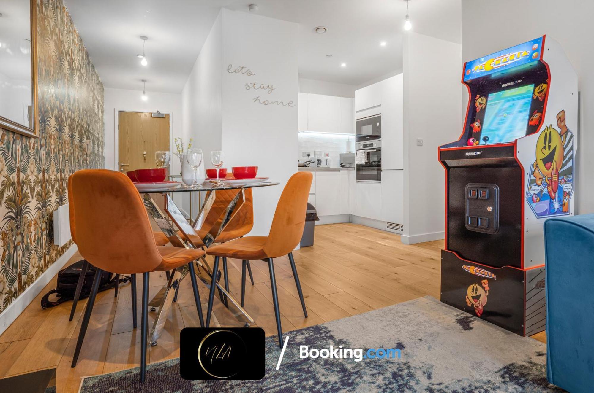 City Centre Apartment With Free Parking, 2 Bathrooms, Netflix And Wifi - Suitable For Contractors And Families - By Noor Luxury Accommodations Birmingham Exterior photo