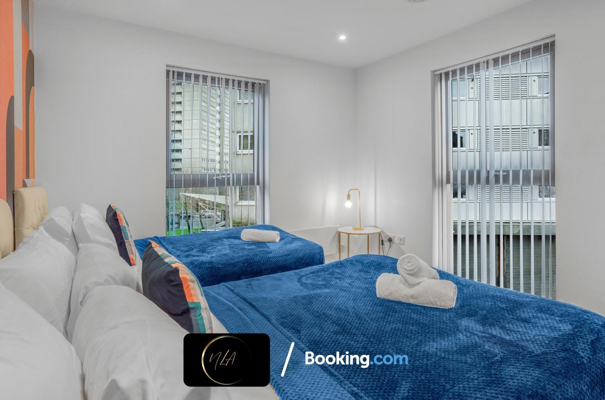 City Centre Apartment With Free Parking, 2 Bathrooms, Netflix And Wifi - Suitable For Contractors And Families - By Noor Luxury Accommodations Birmingham Exterior photo